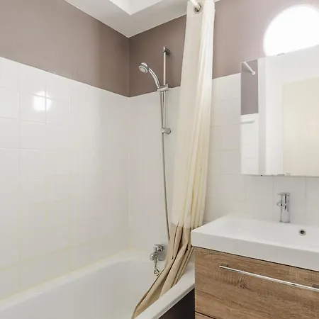 شقة T2 A 50m De La Avec Piscine Et Terrasse - Chatelaillon-plage, 4 Personnes - Fr-1-535-50 Châtelaillon-Plage